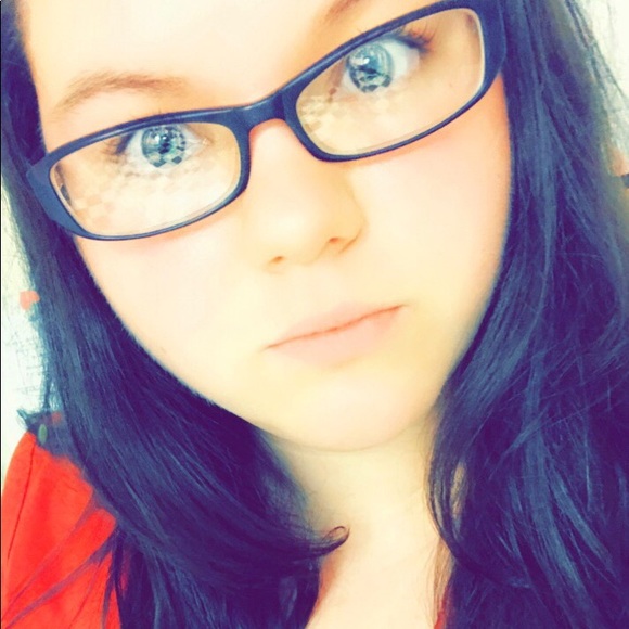 Meet your Posher, Taylor - Picture 1 of 1